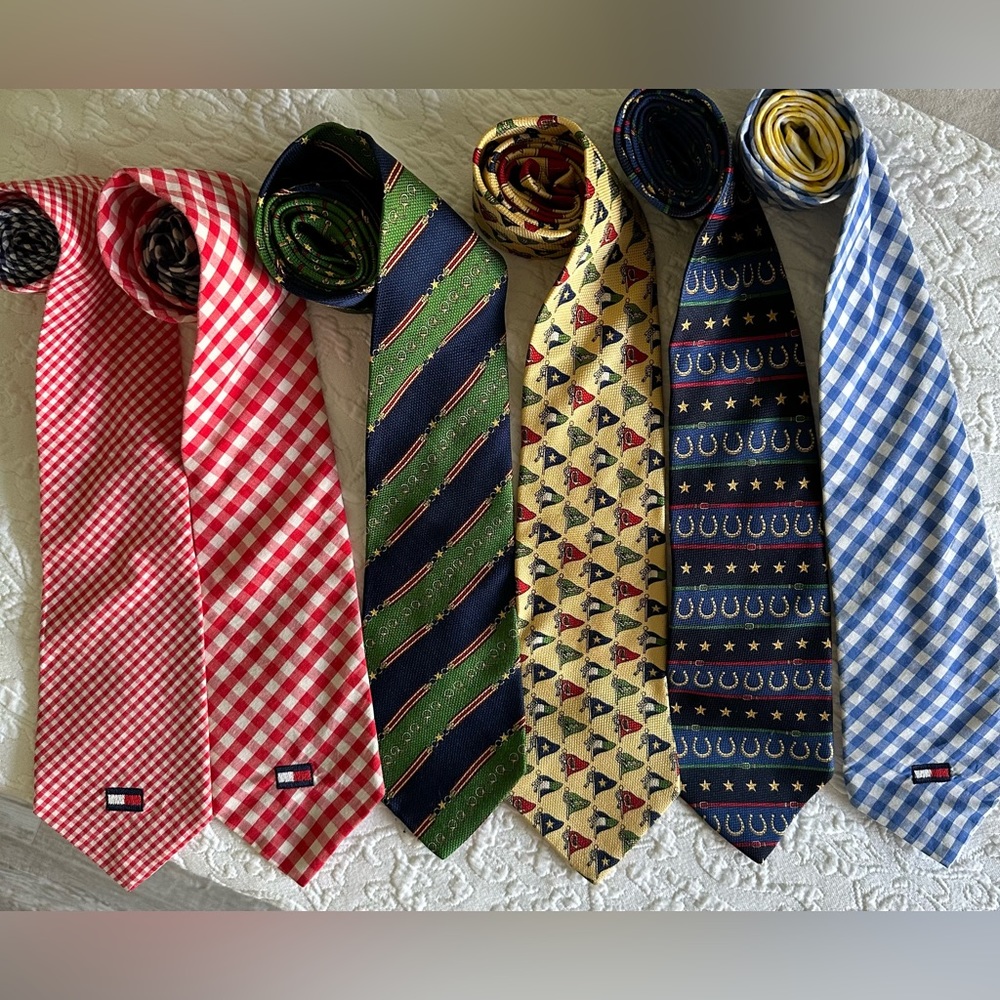Lot of 6 Tommy Hilfiger ties, including cotton checks and equestrian patterns.
